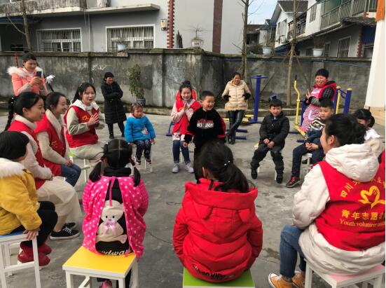 大邑縣開展“快樂游戲，點亮童年”關愛留守兒童志愿服務活動